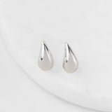Aretes lágrima en plateado premium