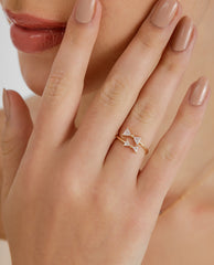 Anillo Doble Triángulo Zirconias