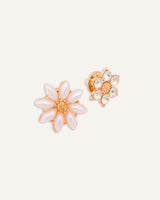 Dije Moda Flor Color Perla y Centro Dorado