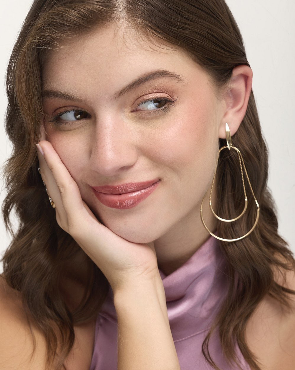 Aretes Largos Trendy Fulgor Dorado – vista 2