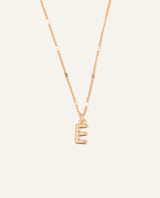 Collar Premium Bañado en Oro Letra E Dorado