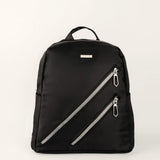 Mochila negra con cierres diagonales